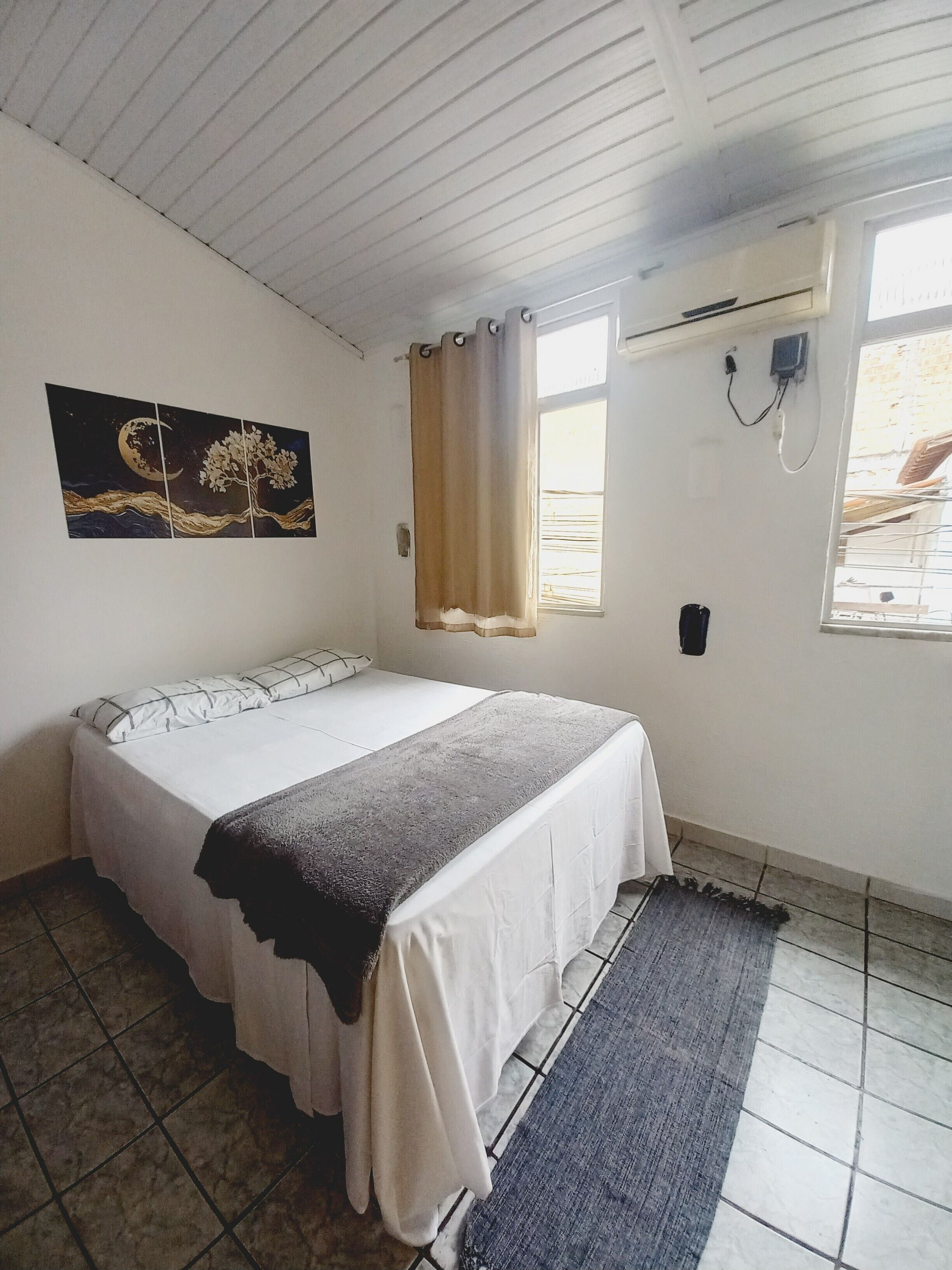 Accès Internet, draps fournis