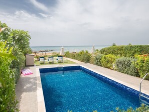 Pool - Moderne, geräumige Villa am Strand mit Pool by Interhome (Ayia Napa)