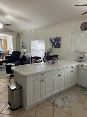 Interior - 3-bedroom Naples pool house close to beach & Mercato (Naples)