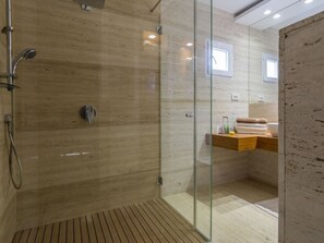 Towels - Luxuriöse Villa White Rose mit Pool in der Nähe von Zrče Beach by Interhome (Pag/Novalja)