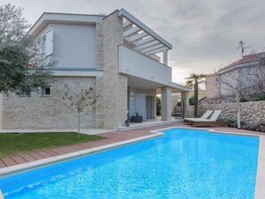 Pool - Luxuriöse Villa White Rose mit Pool in der Nähe von Zrče Beach by Interhome (Pag/Novalja)