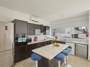 Fridge, microwave, oven, dishwasher