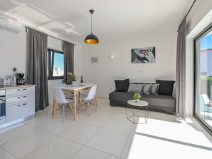 Living area - mit Privatpool für 16 Personen ca. 160 m² in Novalja, Adriaküste Kroatien by Interhome (Pag/Novalja)
