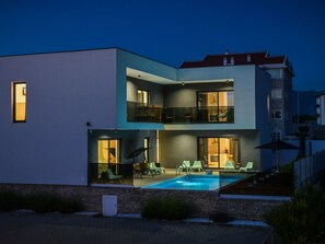 Exterior - mit Privatpool für 16 Personen ca. 160 m² in Novalja, Adriaküste Kroatien by Interhome (Pag/Novalja)