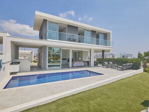 Pool - Protaras Olivine Villa OL01 by Interhome (Protaras)