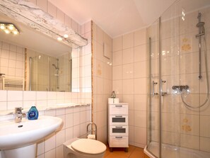 Bathroom - Seeschloss Apartment 24 mit Meerblick by Interhome (Binz)