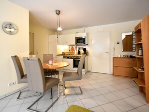 Dining - Seeschloss Binz Apartment 9, 2 Minuten zum Strand by Interhome (Binz)