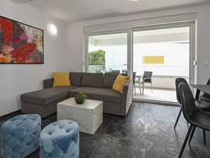 TV - Villa mit privatem Pool für 20 Personen by Interhome (Pag/Novalja)