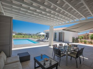 Pool - in Ayia Napa mit großem Patio by Interhome (Ayia Napa)