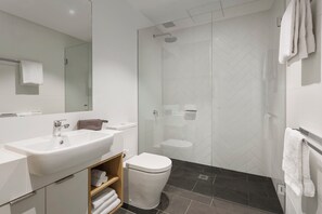 Shower, free toiletries, hair dryer, towels