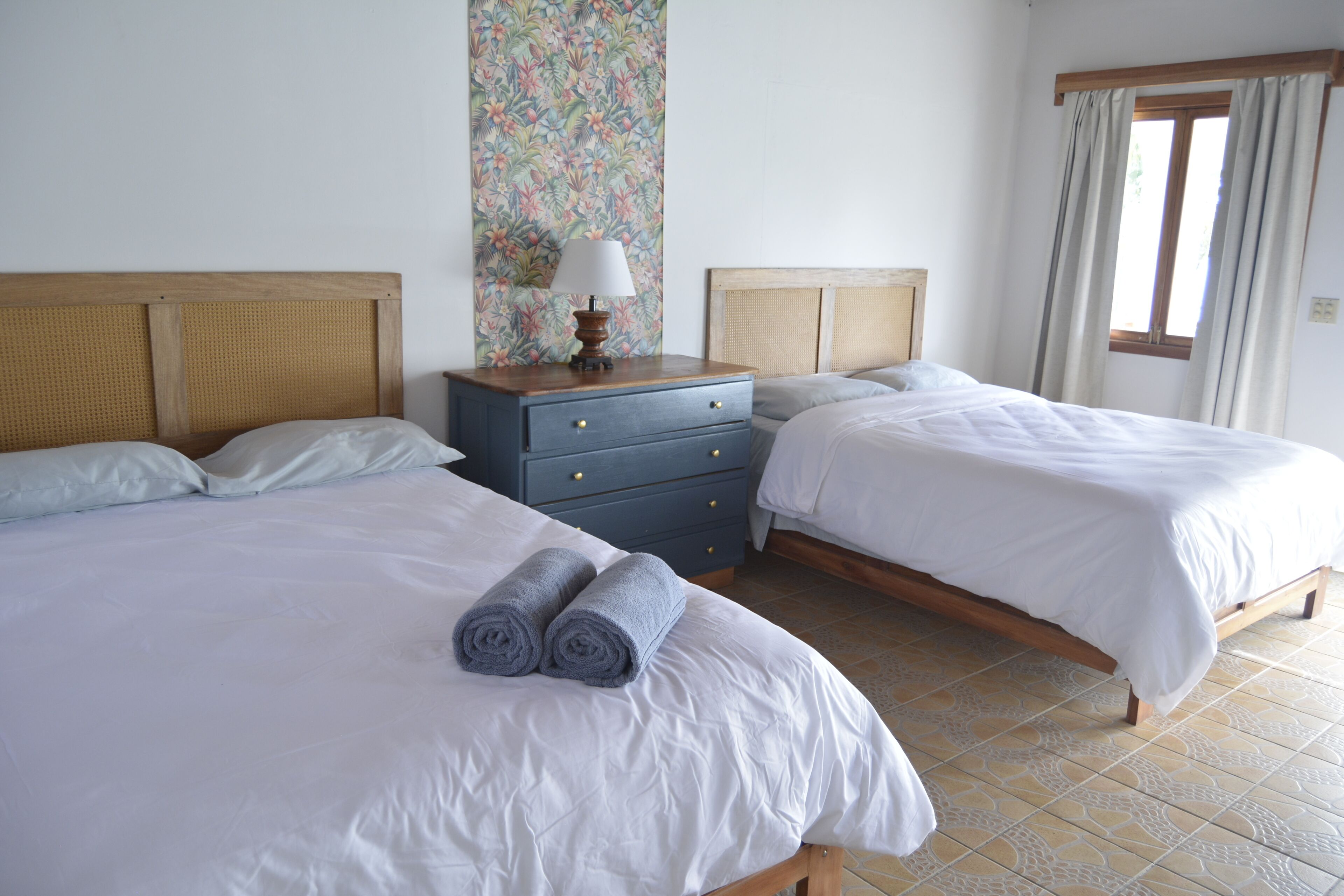 Family Single Room, Sea View | Desk, free WiFi