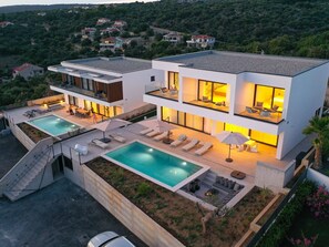 Exterior - Luxuriöse Villa 360 - privater beheizter Pool by Interhome (Pag/Novalja)