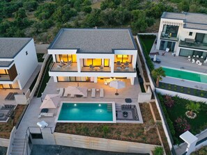 Exterior - Luxuriöse Villa 360 - privater beheizter Pool by Interhome (Pag/Novalja)