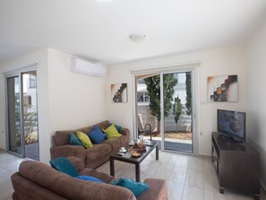 Living area - Protaras Perle Villa PG08 by Interhome (Protaras)