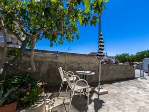 Outdoor dining - Atelier Jakov A3 by Interhome (Makarska)