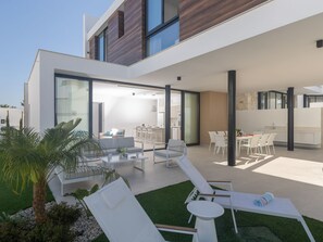Outdoor dining - Protaras Aqua Pearl Villa AQ16 by Interhome (Protaras)