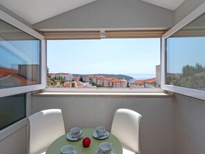Dining - Wohnung Draufsicht by Interhome (Makarska)