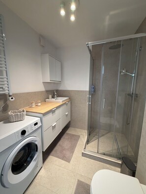 Bathroom - Luxury apartment with a view of Lake Constance and beautiful sunsets (Reichenau)