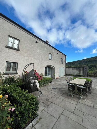Strandhill stables apartment with wood-fired sauna & king size bed