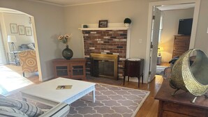 Unclassified image, 4 of 46, button - 4-bedroom house in lovely Edgartown..Centrally located (Edgartown)