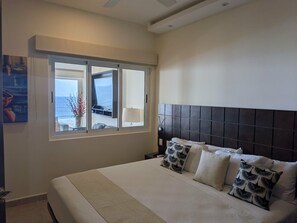 WiFi - 1334 Marino, 6th floor Ocean Front 2 bedroom (Bajos de Chila)