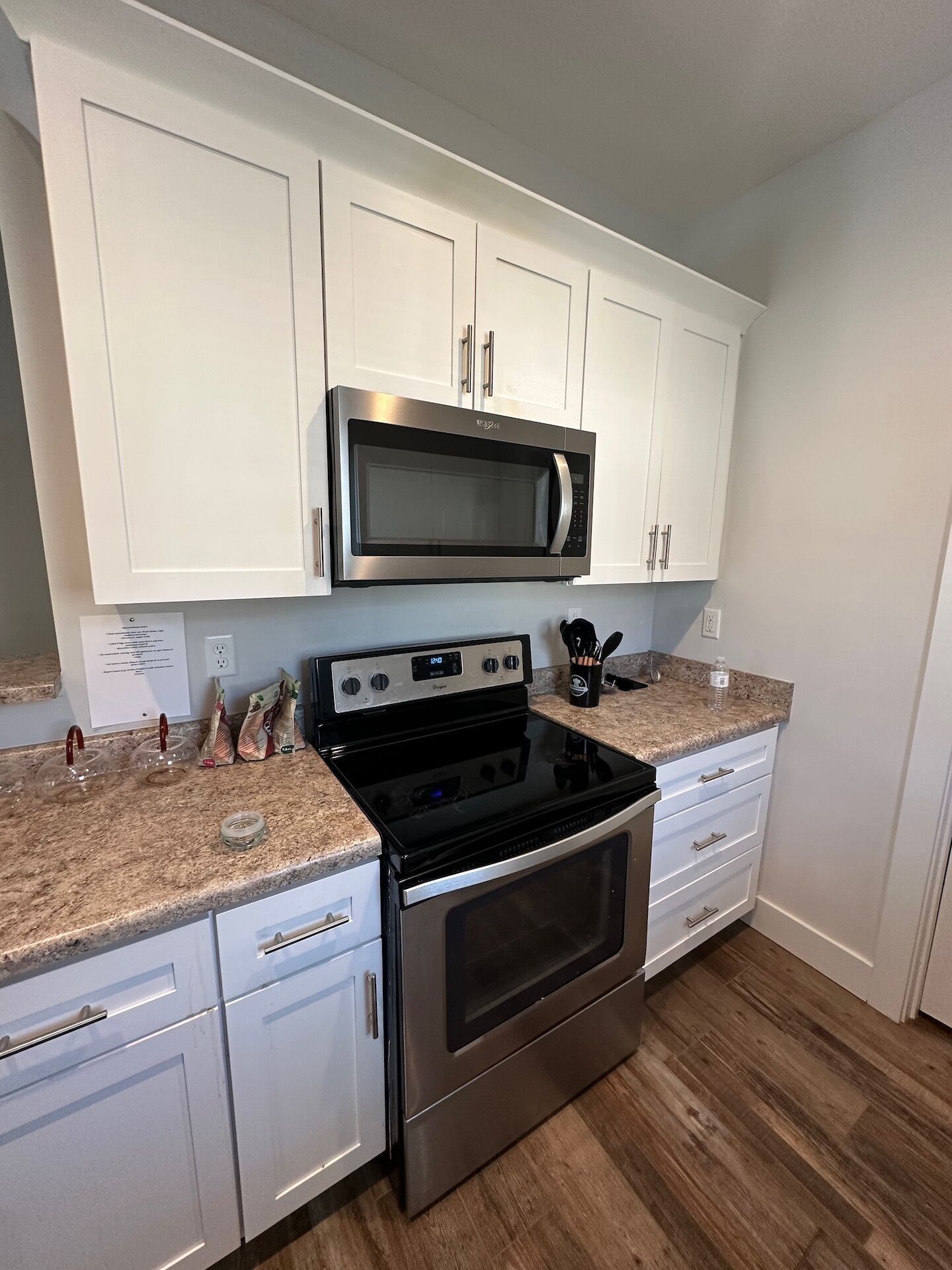 Basic Shared Dormitory | Shared kitchen facilities | Full-size fridge, microwave, oven, stovetop