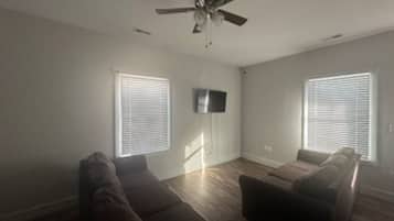 Basic Shared Dormitory | Living area