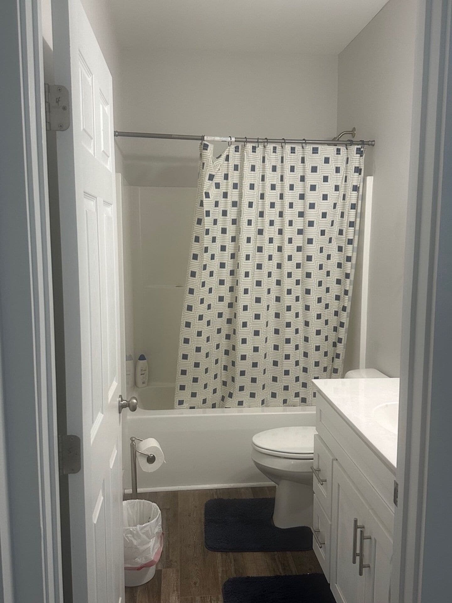 Basic Shared Dormitory | Bathroom