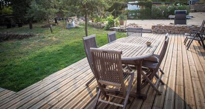 Astro Polo wooden lodge for an unusual stay in astronomy. Animator included!