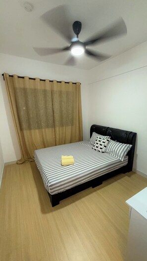 4 camere, ferro/asse da stiro