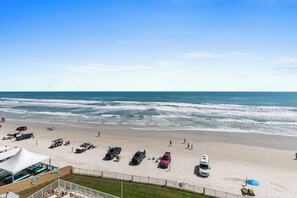 Interior - Oceania Beach Club 604 (New Smyrna Beach)