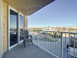 Interior - Oceania Beach Club 408 (New Smyrna Beach)