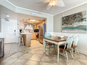 Interior - Oceania Beach Club 205 (New Smyrna Beach)