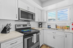 Interior - Oceania Beach Club 301 (New Smyrna Beach)