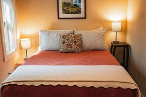 Interior - Hawthorne Cabin ~ NEW ~ Romantic ~ Unique ~ Serene (Nellysford)