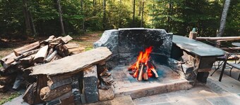 Hawthorne Cabin ~ NEW ~ Romantic ~ Unique ~ Serene