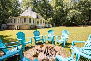 Interior - Quiet Retreat - Piano, Firepit, Peloton (Pittsboro)
