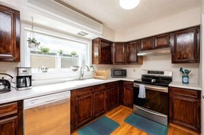 Interior - Quiet Retreat - Piano, Firepit, Peloton (Pittsboro)