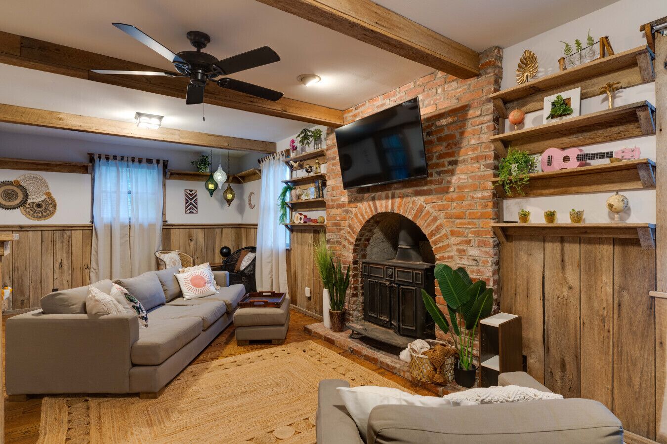 House (3 Bedrooms) | Interior