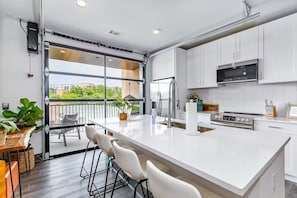 Interior - Nashville Oasis at The Muse: Modern 2BR With Balcony & Rooftop Views (Nashville)