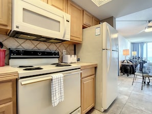 Interior - Oceania Beach Club 606 (New Smyrna Beach)