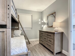 Interior - Oceania Beach Club 706 (New Smyrna Beach)