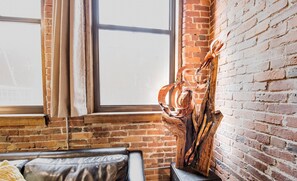 Interior - No Show Jones (Nashville)