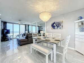 Interior - Oceania Beach Club 409 (New Smyrna Beach)