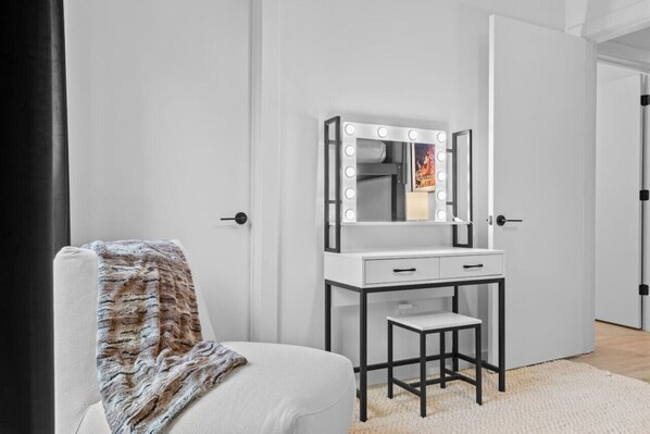 Interior - Skyline Glory - With Pool in Downtown Nashville (Nashville)