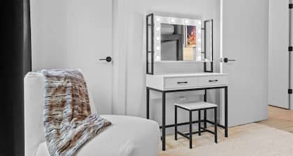 Skyline Glory - With Pool in Downtown Nashville