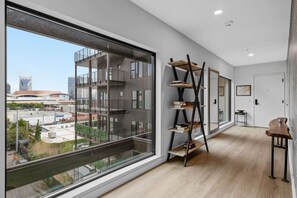 Interior - Skyline Glory - With Pool in Downtown Nashville (Nashville)