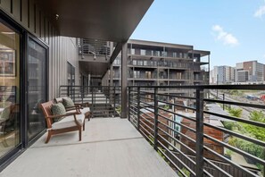 Interior - Skyline Glory - With Pool in Downtown Nashville (Nashville)