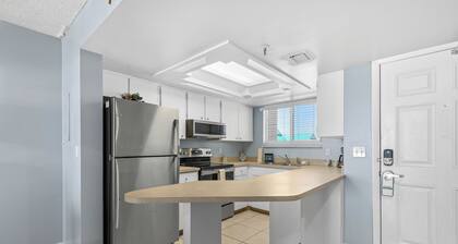 Oceania Beach Club 503