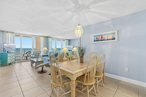 Interior - Oceania Beach Club 503 (New Smyrna Beach)